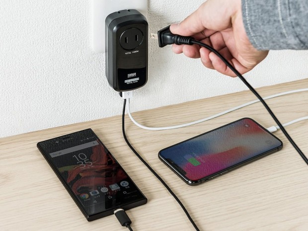 隣のコンセントを邪魔しない。くるっと回るUSB充電器一体型ACタップがサンワダイレクトから