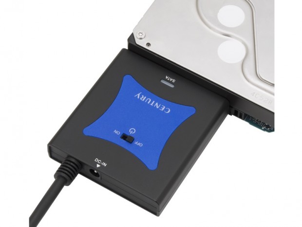 光学ドライブにも対応するSATA3.0-USB3.0変換アダプタ、センチュリー「裸族の頭」