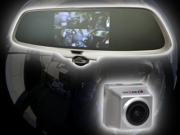 465°撮影ができる、サンコー「ミラー型360度全方位ドライブレコーダーリアカメラ付き」