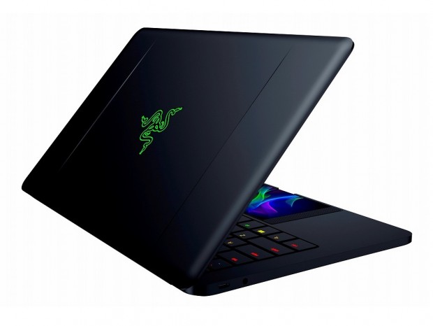 「Razer Phone」がゲーミングノートに変身。Razerがコンセプトモデル「Project Linda」公開