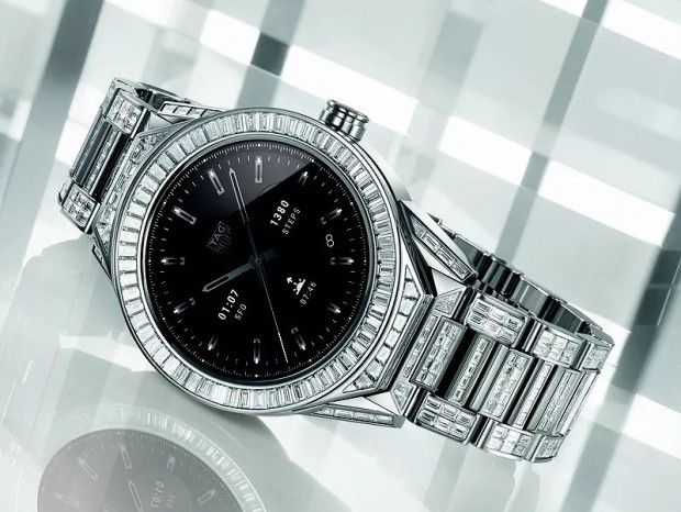 2,000万円オーバーの超高級スマートウォッチ誕生。TAG Heuerが“フルダイヤモンド”モデルを発表