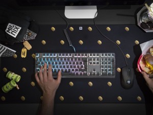 Mionix_Desk_Pad_Black_1024x768