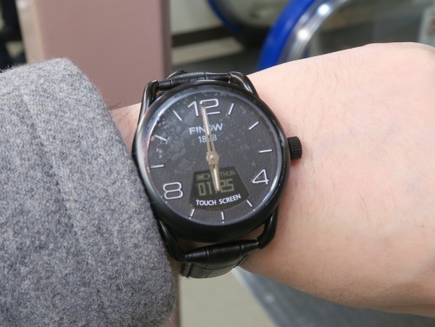 アナログ腕時計一体型 心拍や血圧が計れる格安の中華スマートウォッチ エルミタージュ秋葉原