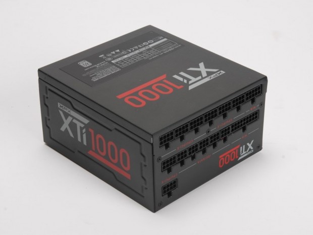 80PLUS TITANIUM認証のセミファンレス電源、XFX「XTI」シリーズ