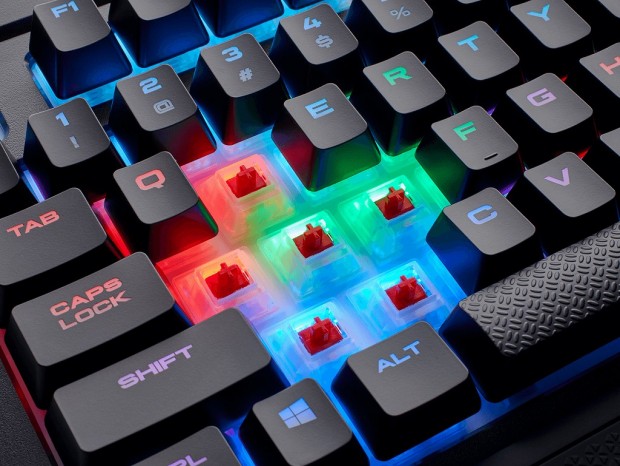 CORSAIR、耐水メカニカルキーボードのRGBモデル「K68 RGB」を発売