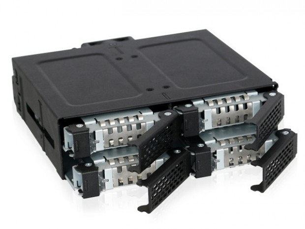 15mm厚の2.5インチドライブを4台搭載できる5インチベイリムーバブルケージがICY DOCKから