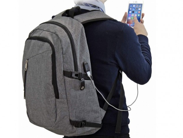 外付け充電ポートと電波遮断ポケットを搭載する便利なリュックが上海問屋から