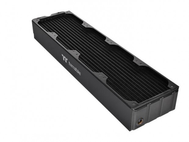 Thermaltake、厚さ64mmの純銅製フィン採用大型ラジエター「Pacific CL」正式発表
