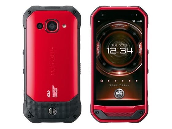 防水・防塵やコンクリートへの1.8m落下に耐える、最強タフネススマホ「TORQUE G03」にレッドモデル