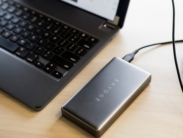 最大18W充電も可能なQuick Charge 3.0対応モバイルバッテリー「BRYDGE PORTABLE BATTERY」