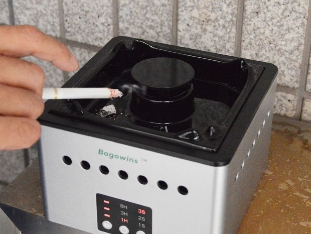 タバコの煙を吸い込んでキレイな空気にする「ちょっと吸っトレイ2」がサンコーから