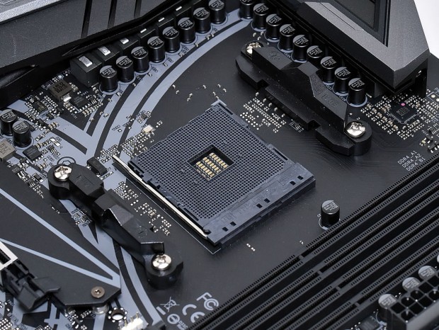 独自機能を刷新。第2世代Ryzen対応フラッグシップ、ASRock「X470