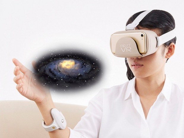 世界初、筋肉の動きで操作できるヘッドマウントディスプレイ「FirstVR」26日発売