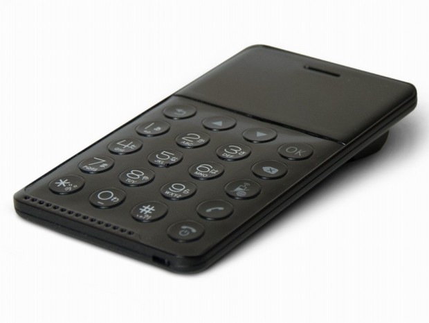 魅惑のカードサイズSIMフリーケータイ「NichePhone-S」がアキバで展示・販売中