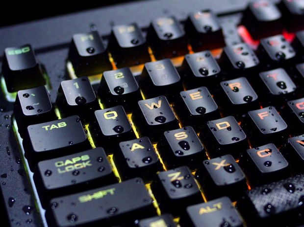 防水・防塵仕様のRGBメカニカルゲーミングキーボード、CORSAIR「K68 RGB」発売