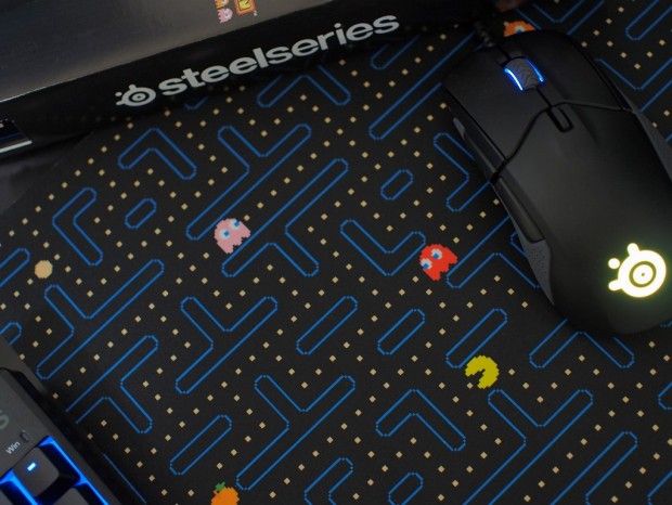 SteelSeries、「パックマン」コラボの日本限定マウスパッドを発売
