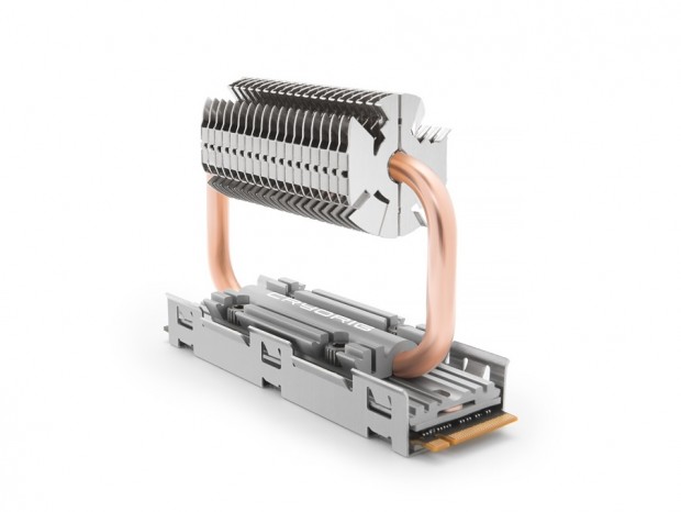 可動式のヒートパイプを搭載するM.2 SSDヒートシンク、CRYORIG「Frostbit」国内発売決定