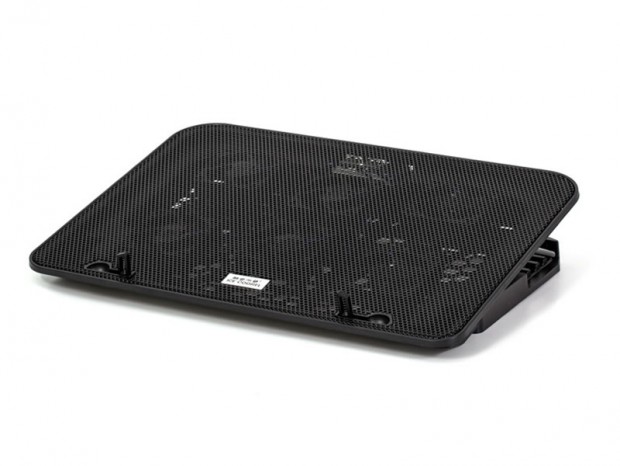 6基のファンで熱によるパフォーマンス低下を軽減する、15.6インチ対応のノートPCクーラー