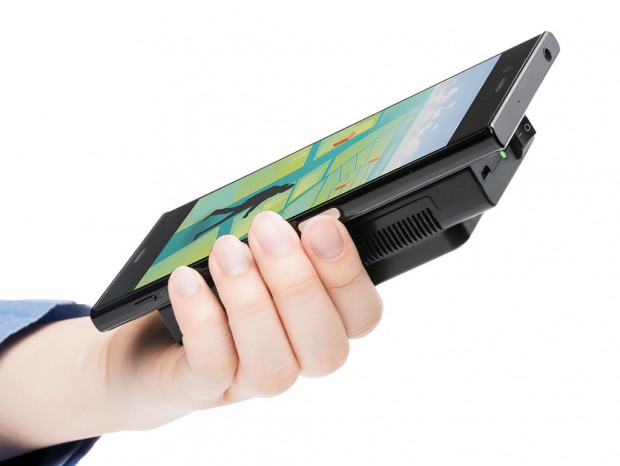 ペルチェ素子使用でスマホを瞬間冷却できるスマホクーラー