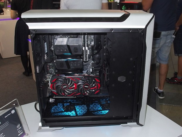 COMPUTEX】見れば奇妙な「煙突構造」PCケース、Cooler Master「SL600M