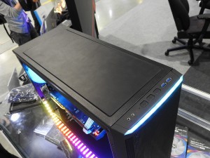 2018Comp_0611_BitFenix_04_1024x768_05