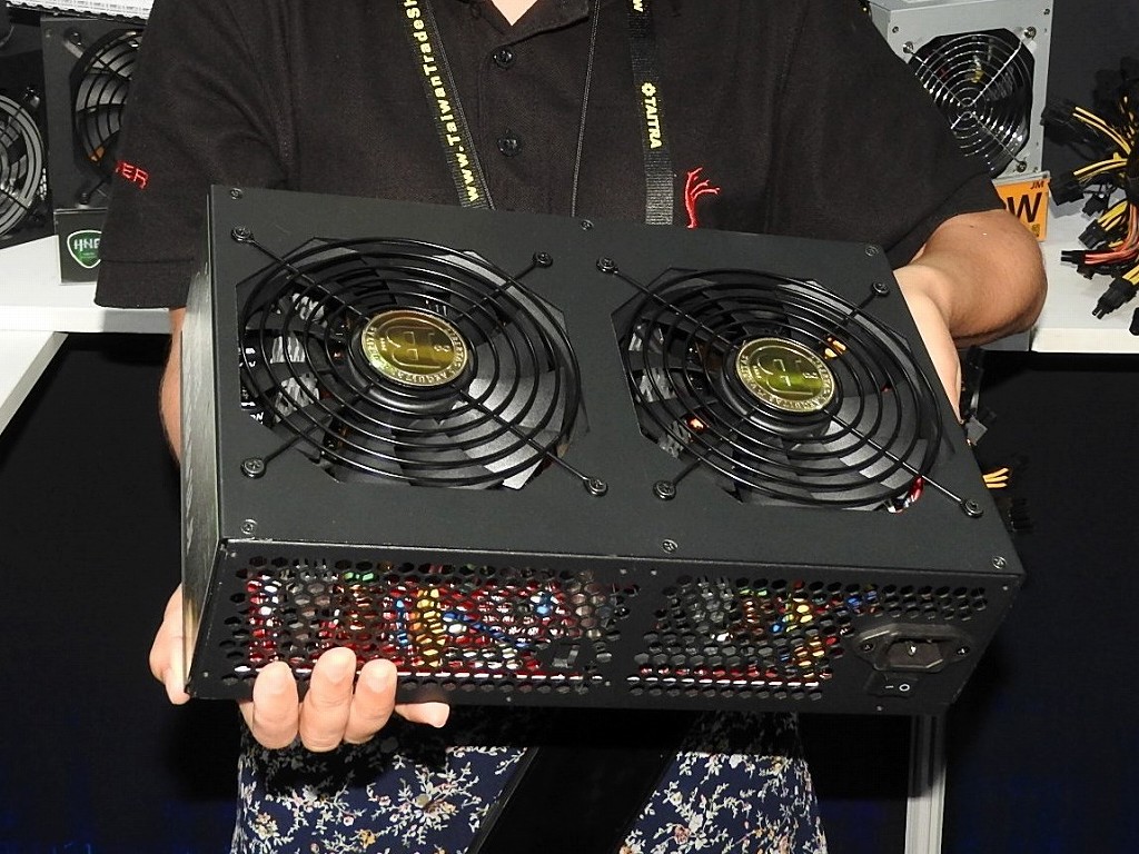 GPU 600 ワットコンピュータ電源 24Pin マイニングユニットゲームサーバー & デスクトップマイニングマシン用ファ  KRPW-FL600W/92+ | 80PLUS PLATINUM取得 静音ファンレスATX電源 600W(プラグイン) | 玄人志向