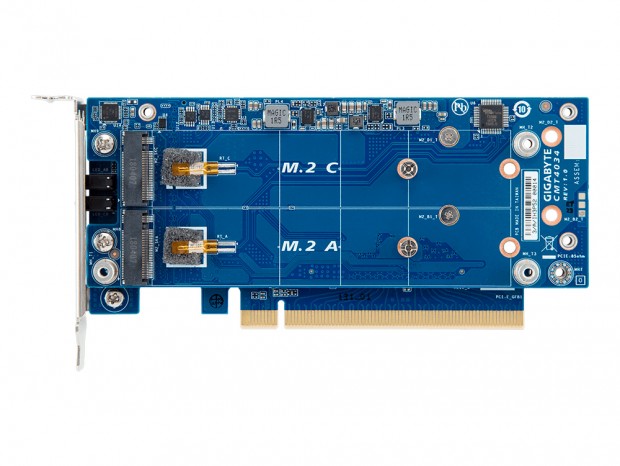 GIGABYTE、4枚のNVMe M.2 SSDを搭載できるロープロ対応PCIe変換カード「CMT4034」