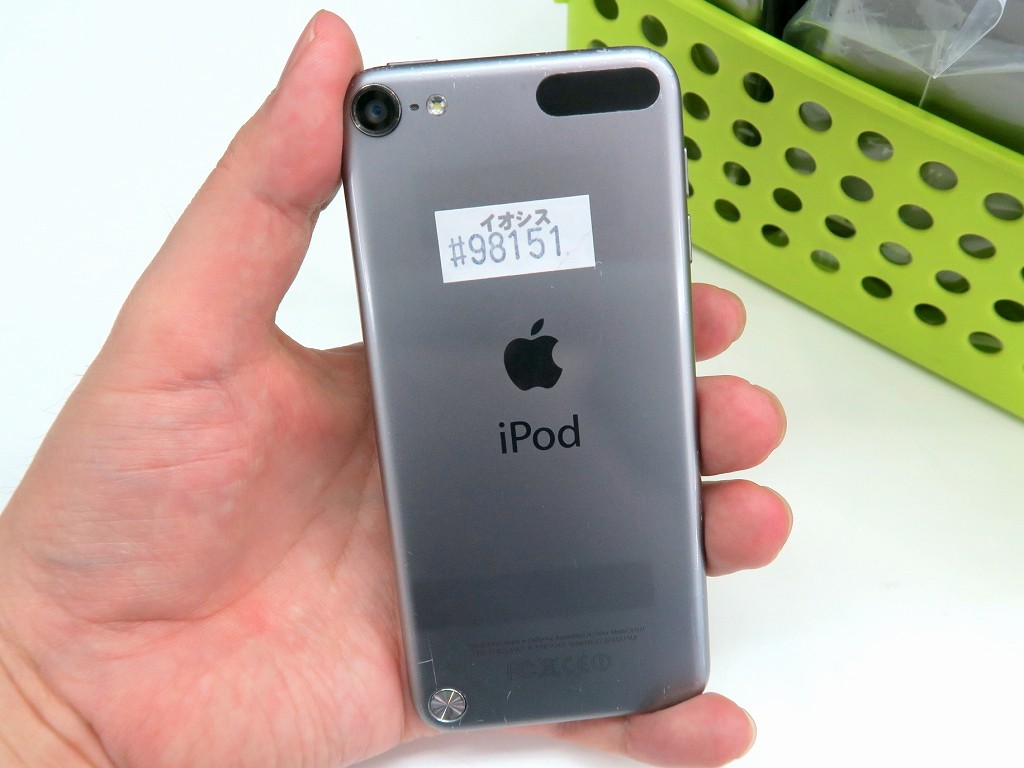 第5世代iPod touchの32GBモデルが税込7,980円で大量販売中。キズあり 