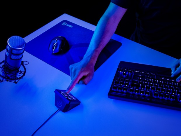 Stream_Deck_Mini_1024x768c