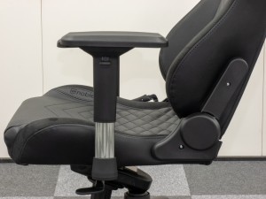 noblechairs_14_1024x768