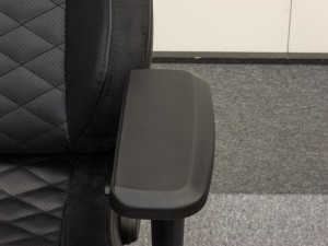 noblechairs_16_1024x768