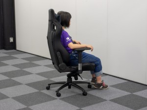noblechairs_52_1024x768