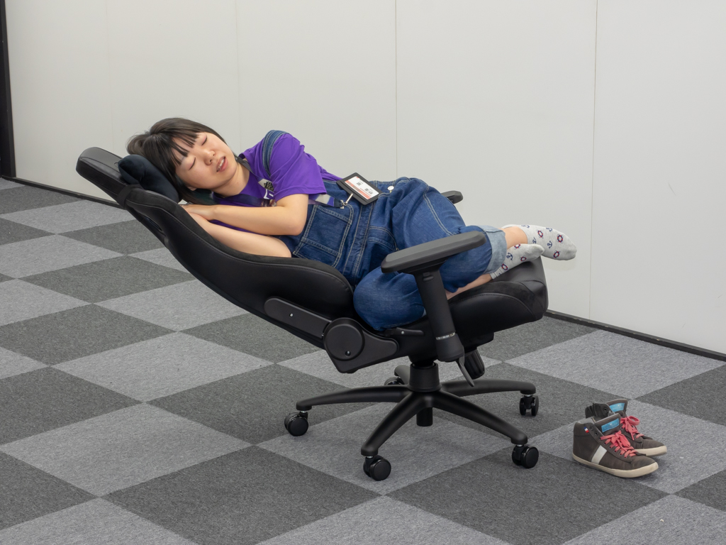 スタイルを選ばないゲーミングチェアの大本命 ドイツ Noblechairs を試す エルミタージュ秋葉原