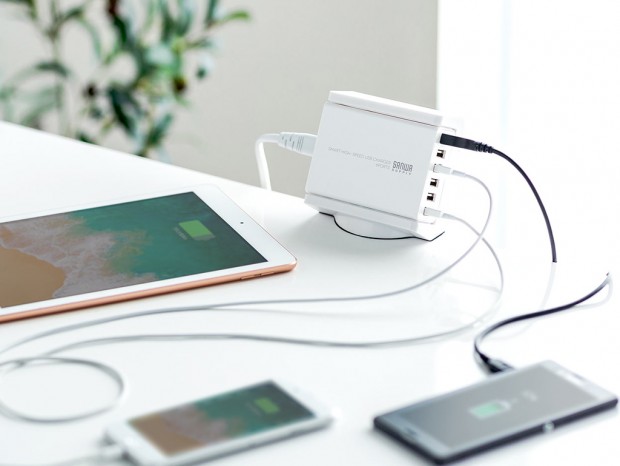 電源タップをデスク天板に固定するタップホルダーのバリエーションモデル