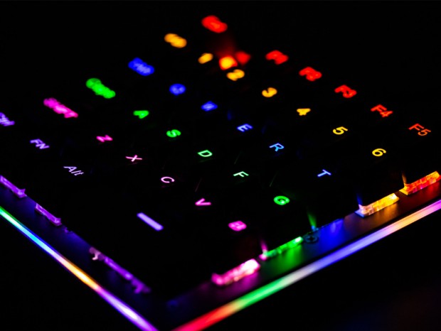上海問屋、FPSゲームに最適なバックライト付き左手用ゲーミングキーボード発売