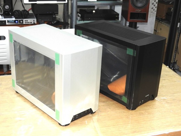 人気のアルミニウム製Mini-ITX対応ケース「NCASE M1」に強化ガラス