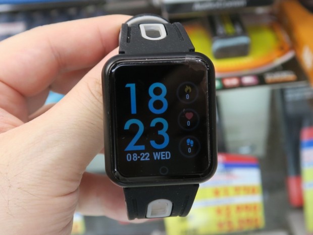 Apple Watchっぽい格安スマートウォッチ発売 見やすいips液晶搭載で5千円切り エルミタージュ秋葉原