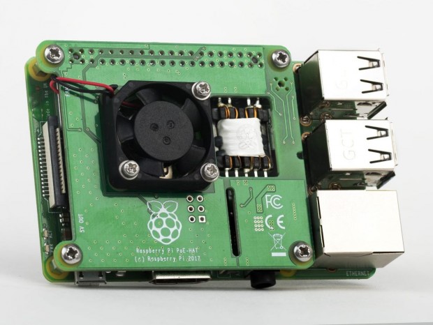 「Raspberry Pi」のネットワーク給電を可能にするPoEボード「PoE HAT」発売開始