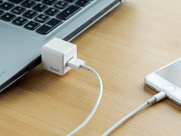 充電するたびにデータが自動でバックアップできるiPhoneカードリーダー