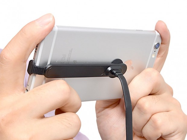 サンコー、横持ちスマホゲームの邪魔にならない「ピタっとつくL字Lightning充電ケーブル」