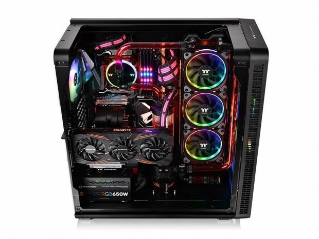開放感抜群。ガルウイング窓採用のRGBミドルタワー、Thermaltake「View 37 ARGB Edition」