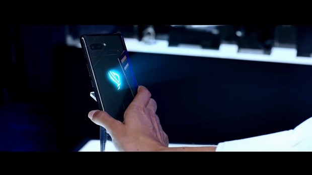 【動画】強力無比なゲーミングスマホ「ROG Phone」インプレッション