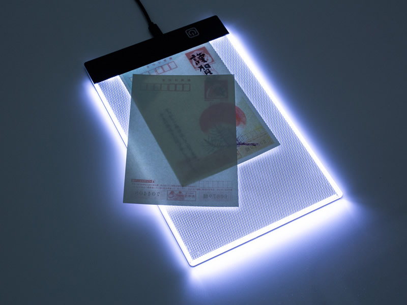Ledの明るさ調光が可能な 持ち運べるa5サイズのトレース台 が上海問屋から エルミタージュ秋葉原