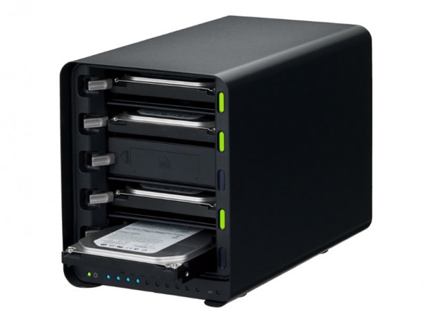 キャッシュ用128GB mSATA SSD搭載DAS、「Drobo 5D3（Gold Edition）」