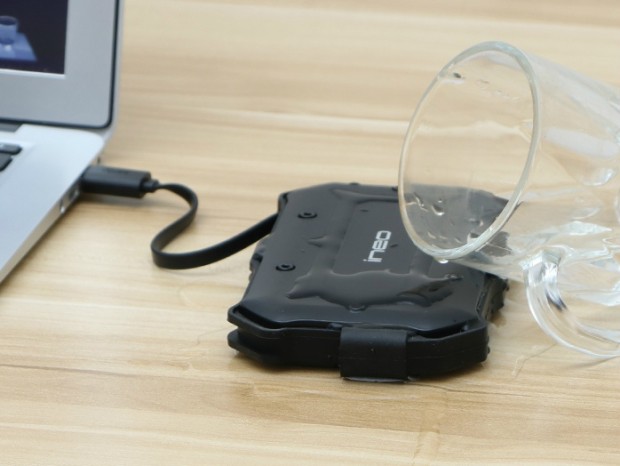 MIL規格準拠の防水・防塵・耐衝撃ポータブルSSD、センチュリー「ineo」