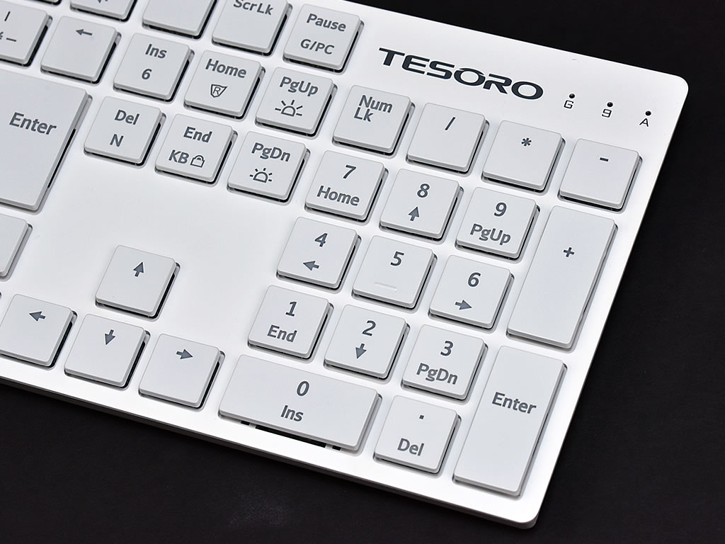 全高24mmの超ロープロメカニカルキーボード、Tesoro「GRAM XS」を試す