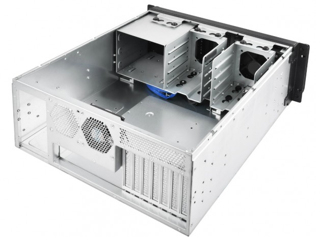 最大14台のストレージを搭載できるCEB対応4Uケース、SilverStone「RM400」21日発売開始