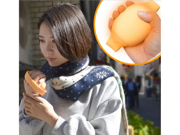 手にはめて暖かくモバイルバッテリにもなる、サンコー「充電式あったかポカポカイロ」