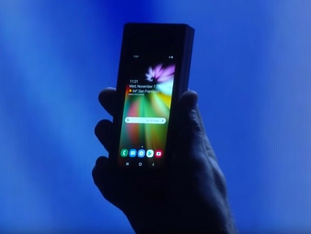 Samsungも“折り曲げ画面スマホ”を発表。現在開発中のプロトタイプをチラ見せ