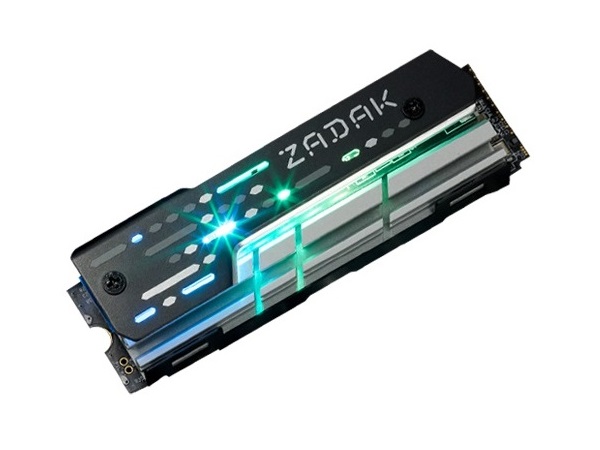 強力に冷却し、強烈にアピール。アドレサブルRGB対応のM.2ヒートシンクがZADAKから